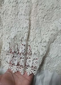 ELEGANT LACE TOP