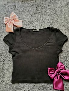 H&amp;M Black Ribbed Cropped Top