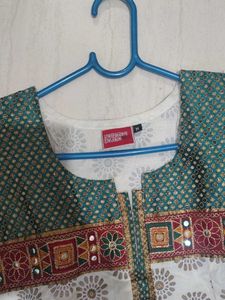 Girl's Ethnic Top/Kurta with Floral Print
