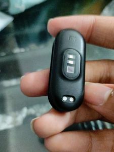 MI BAND 6 A FITNESS WATCH