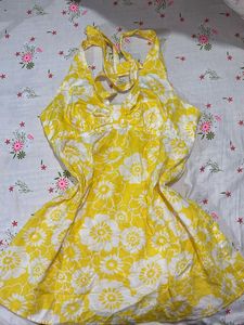 Floral Yellow Sundress💛🫧🌷. / fixed price👌🏻✨