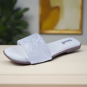 Flats With Multi-styling Straps
