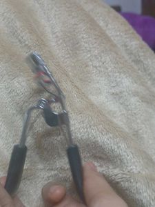 Eyelash Curler