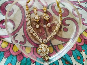 Cristal Clear Stone Necklace 🤍