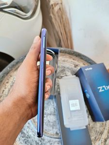 VIVO Z1X UNUSED SMARTPHONE
