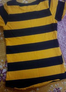 Women&#39;s Round Neck Striped T-Shirt
