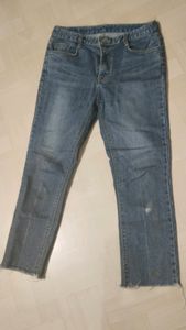 high waist jeans with tshirt