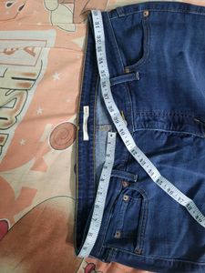 Levi&#39;s Dark Wash Jeans