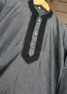 Men Cotton Mandarin Collar Embroidered Kurta