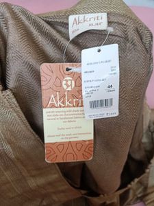 Akkriti Kurta