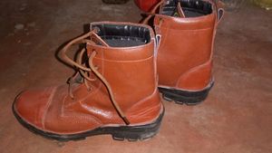 New Jordan Boot And One Sunglass Free Onle One Tima Used