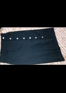 Black Button Slit Skirt