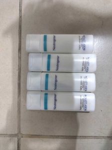 Neutrogena Body Lotion (4)