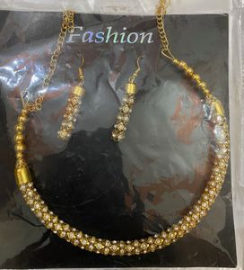 Golden Neckfit Necklace Set