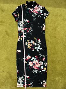 Woman fit and Flare black dress