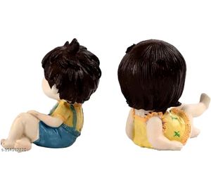 Trendy Couple Showpiece