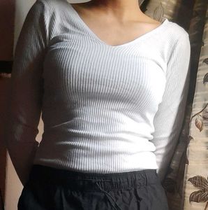 🚫White V-neck Ribbed Top