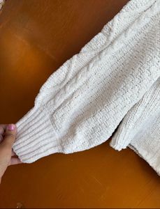 Cozy white Knit Sweater
