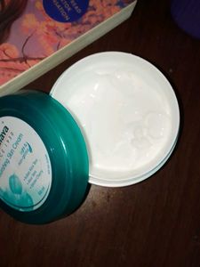 Himalaya Nourishing Skin Cream