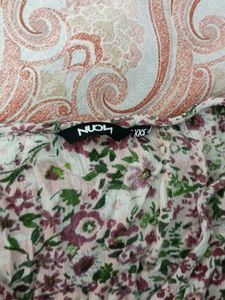 Floral Top - Elegant &amp; Stylish