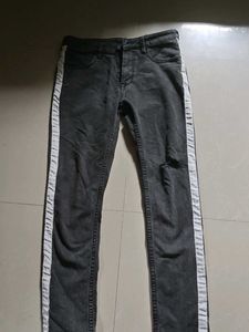 Stylish Men's Distressed Grey Denim Jeans