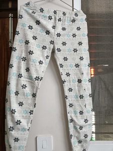 White Wollen Lower