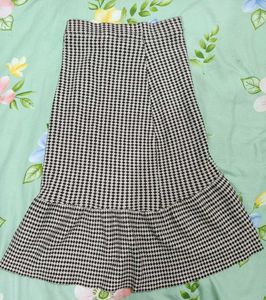 Chic Checked Skirt
