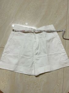 White Short / Bermuda Shorts