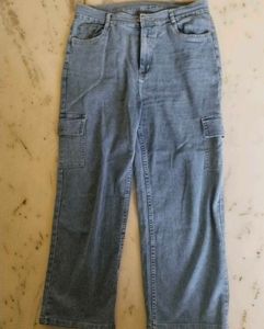 Wide Leg Cargo Jeans
