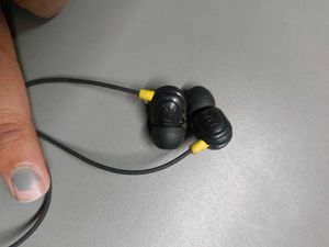 MIVI Wired Earphones