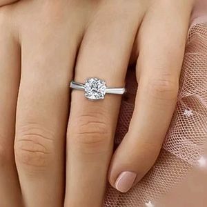 Elegant Silver Ring