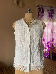 Lace Trim Sleeveless Blouse