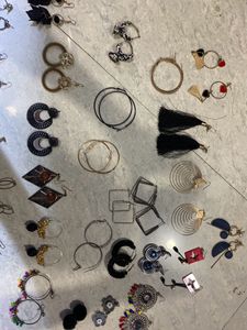 29 Pairss Of Earings