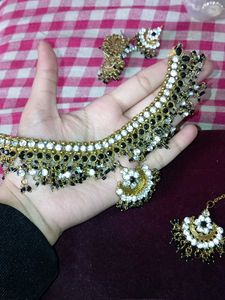 Elegant Indian Jewelry Set