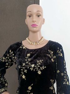 Elegant Embroidered Kurta Set