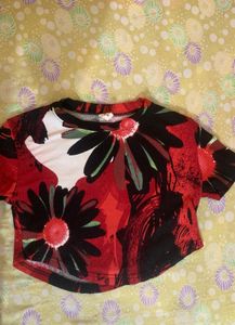 Sale 🥳👚Floral Print Crop Top