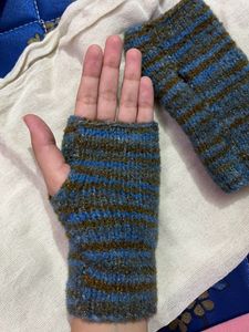 Knitted Hand Gloves 🧤