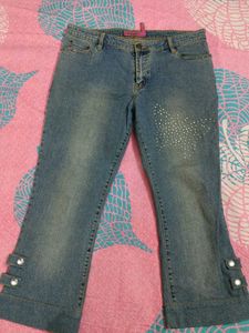 Embellished Denim Capri Jeans