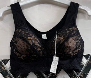 Black Non Adjustable Sheamless Bra
