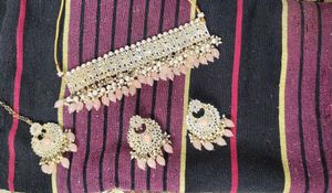 Necklace and Earring Set , Manng Tikka