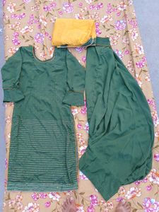 Full Set Of Salwar Kameez And Duppta