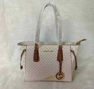 MICHAEL KORS VOYAGER TOTE BAG AT SALE