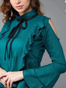 💚Teal Ruffle Cold Shoulder Top