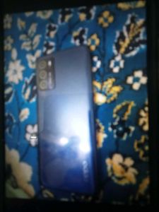 2 Shirts With 1 Phone