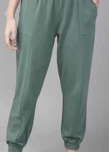 Roaster Women Green Solid Cotton Jogger’s