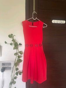 Chic Red Sleeveless Dress