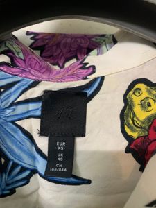 H&amp;M unisex printed shirt