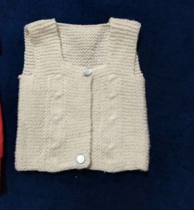 Unisex Thermal Wear With Sleevless Sweater