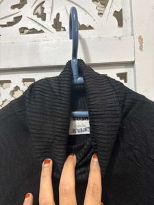 🎀Imported Black Turtleneck Top D
