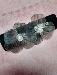 Floral earring  with Pearls